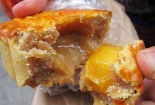 Hà Tĩnh: Mẹ chết, con nhập viện sau khi ăn bánh trung thu