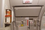 Chuyến bay của Jetstar Pacific bị hoãn vì hành khách tự mở cửa thoát hiểm