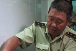 Lấy mẫu gạo nghi giả đi kiểm nghiệm