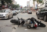 Hai người nguy kịch sau cú tông xe kinh hoàng trên phố Thái Hà