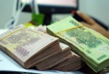 Cơ quan công an trả lại 100 triệu và chai rượu cho người 'bỏ quên'