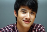 Fan nữ ngất ngây chờ ‘hoàng tử lai’ Mario Maurer đến Việt Nam