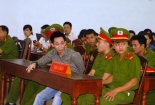 Kẻ sát nhân đoạt mạng 2 em vợ bật khóc nức nở giữa phiên tòa