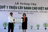 Vinamilk trồng cây tại khu di tích đường Hồ Chí Minh trên biển