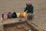 Kho báu của cải 'lãng quên' hàng hàng trăm năm dưới cánh đồng Anh