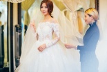 Á hậu Diễm Trang một mình đi thử váy cưới vẫn khen ông xã hết lời