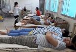 Thức ăn có vị lạ, nhiều công nhân nhập viện
