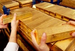 Giá vàng hôm nay 24/12/2015 tiếp tục giảm, đô la vọt tăng