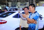 Người Việt ùn ùn sắm ô tô chơi Tết 