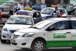 TP.HCM: Giá xăng lao dốc, cước taxi giảm... vài đồng 