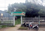 Bức xúc vì hiệu trưởng chiếm đoạt tiền lương của bảo vệ, tạp vụ chỉ nhận khiển trách