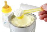 Phụ huynh hoang mang vì nghi vấn sữa bột trẻ em vỏ Úc, ruột Trung Quốc