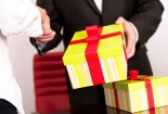 Chọn quà Tết ấn tượng tri ân khách hàng