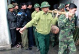 Sau vụ nổ ở Hà Đông, tiệm sắt vụn Hải Phòng giao nộp 3 quả bom ‘khủng’