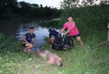 Hơn 2 tiếng mò xác cô gái mình trần chết đuối sau chầu nhậu bí tỉ ven sông
