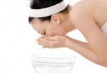 Tuyệt chiêu làm sạch nhờn cho da vào mùa hè