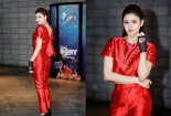 Trương Quỳnh Anh 'chơi trội' khi diện cả cây đỏ rực đi giao lưu fan 