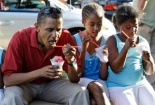 Bận ‘trăm công nghìn việc’, ông Obama vẫn rất ‘chịu khó’ đi họp phụ huynh cho con