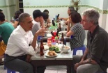 Tiết lộ thú vị từ nữ phục vụ bàn quán bún chả: 'Ông Obama không ăn tỏi'