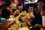 Nắng nóng, người Việt ‘uống bia như uống nước lã’, nên làm gì để thay đổi?