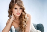 Taylor Swift 'bắt tay' cùng Katy Perry và hàng trăm nghệ sĩ chống lại YouTube