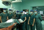 Kỳ lạ cụ bà sinh con ở tuổi 61