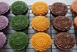 Bánh trung thu handmade tự làm đắt khách nhờ bán sớm tại Hà Nội
