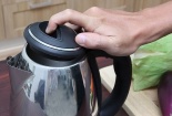 Nguy cơ 'lộ hàng' từ ấm siêu tốc Trung Quốc cài chip gián điệp