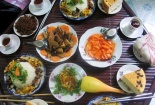 Hoảng hốt thấy món lòng lợn, tiết canh chay trong cỗ rằm tháng 7