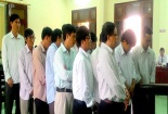 Phú Yên: 16 cựu quan chức huyện Đông Hòa 'dắt nhau' hầu tòa