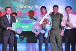 Trao xe taxi và tiền thưởng cho tài xế xe tải dũng cảm cứu người Phan Văn Bắc