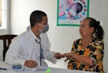 Khám bệnh miễn phí và tặng quà cho 300 hộ nghèo xã đảo Thạnh An