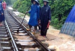 Lũ lụt miền Trung: Tối mai đường sắt Bắc-Nam mới thông tuyến