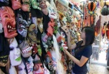 Nguy hại tiềm ẩn từ đồ chơi Trung Quốc trước mùa lễ Halloween