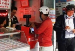 Người bán dạo vé số kiểu Mỹ có thể bị phạt nặng?