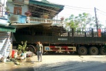 Xe tải mất lái lao vào nhà dân khiến 2 mẹ con chết thảm tại chỗ