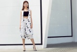 Á hậu Thuỳ Dung khác lạ đến khó tin với streetstyle rực rỡ