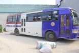 Bị phát hiện, xe khách chạy quanh bến ném bì lợn thối xuống hòng phi tang