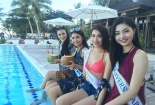 Á hậu Lệ Hằng tự tin diện bikini đọ dáng cùng thí sinh Miss Universe