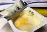 Váng sữa Monte bị mốc đen, người dùng biết kêu ai?