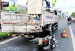 Tai nạn giao thông mới nhất: Tông thẳng vào cột điện, người bán trái cây tử vong