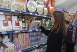 Sính bánh kẹo ngoại 'xách tay', cẩn thận mua phải hàng đội lốt