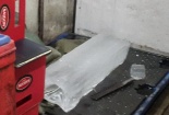 Hàng loạt mẫu nước đá trên thị trường nhiễm vi sinh gây hại