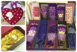 Hoa hồng dát vàng, hoa hồng sáp cho Valentine càng thơm càng độc hại