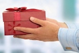 Tặng quà Valentine theo phong thủy để giữ lửa tình yêu