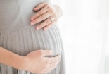 Dùng gôm xịt tóc mẹ bầu có thể sinh con dị tật