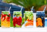 Nguy cơ ung thư khi uống nước hoa quả ngâm trong hộp nhựa, bình inox