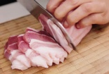 Những thói quen tai hại ‘chết người’ khi chế biến thịt lợn