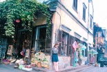 Khám phá phố cổ Hội An yên bình cùng Chi Pu