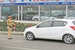 Người điều khiển ô tô đi sai làn đường sẽ bị xử phạt bao nhiêu tiền?